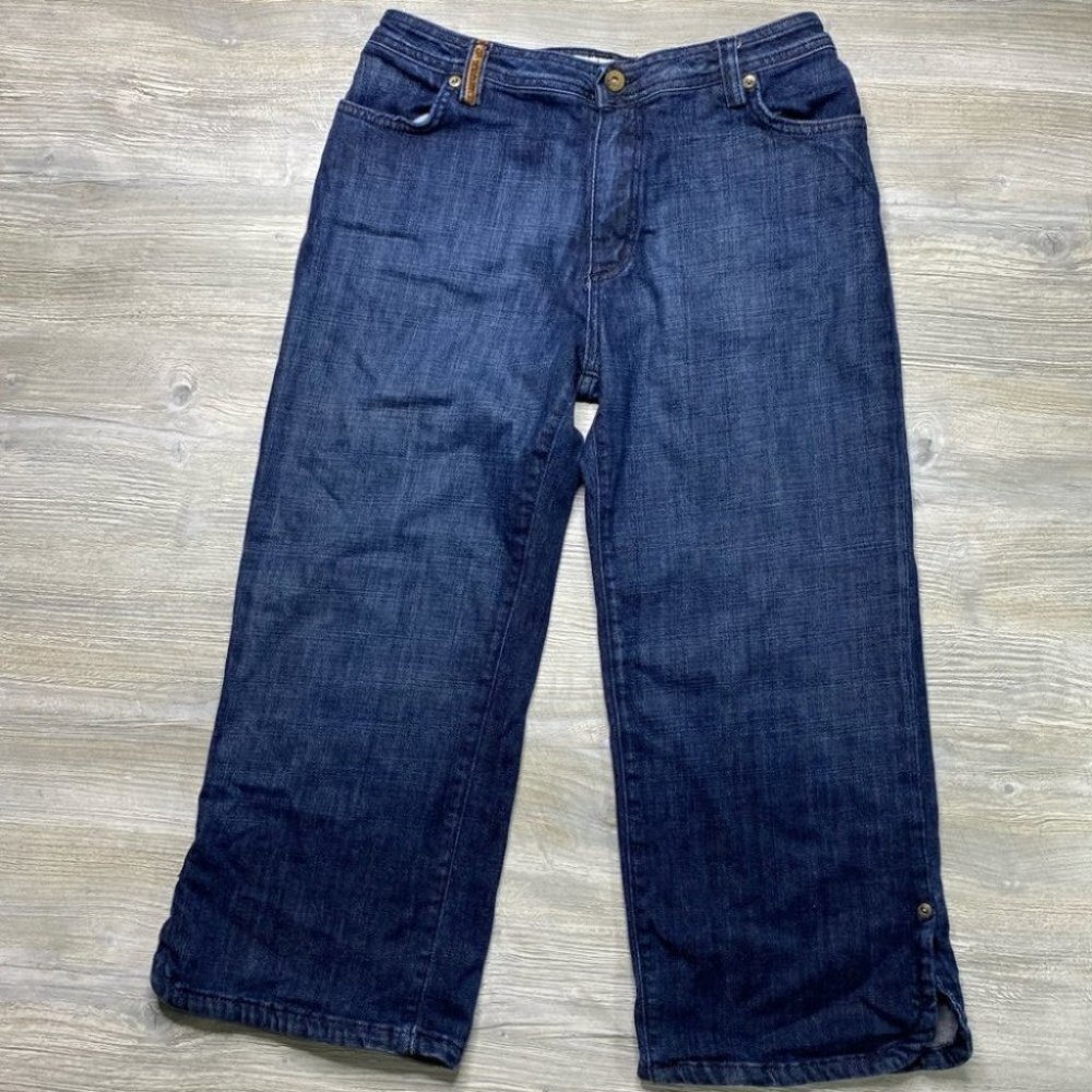St. John Sport Denim Capris - Picture 6 of 10
